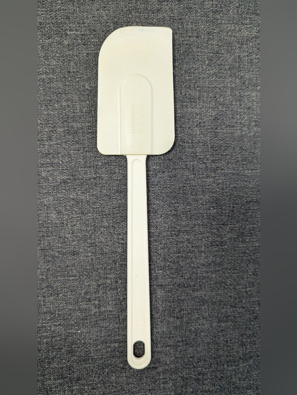Vintage white Rubbermaid Scraper Spatula Rubber Pyrex Accessories